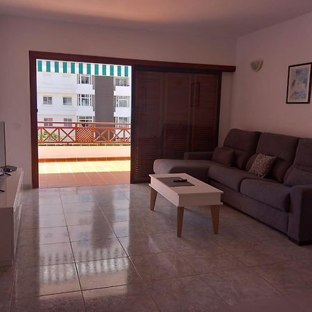 Victoria Court 2- Lovely Apartment 25 아로나 외부 사진