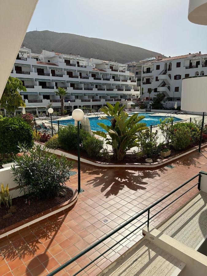 Victoria Court 2- Lovely Apartment 25 아로나 외부 사진