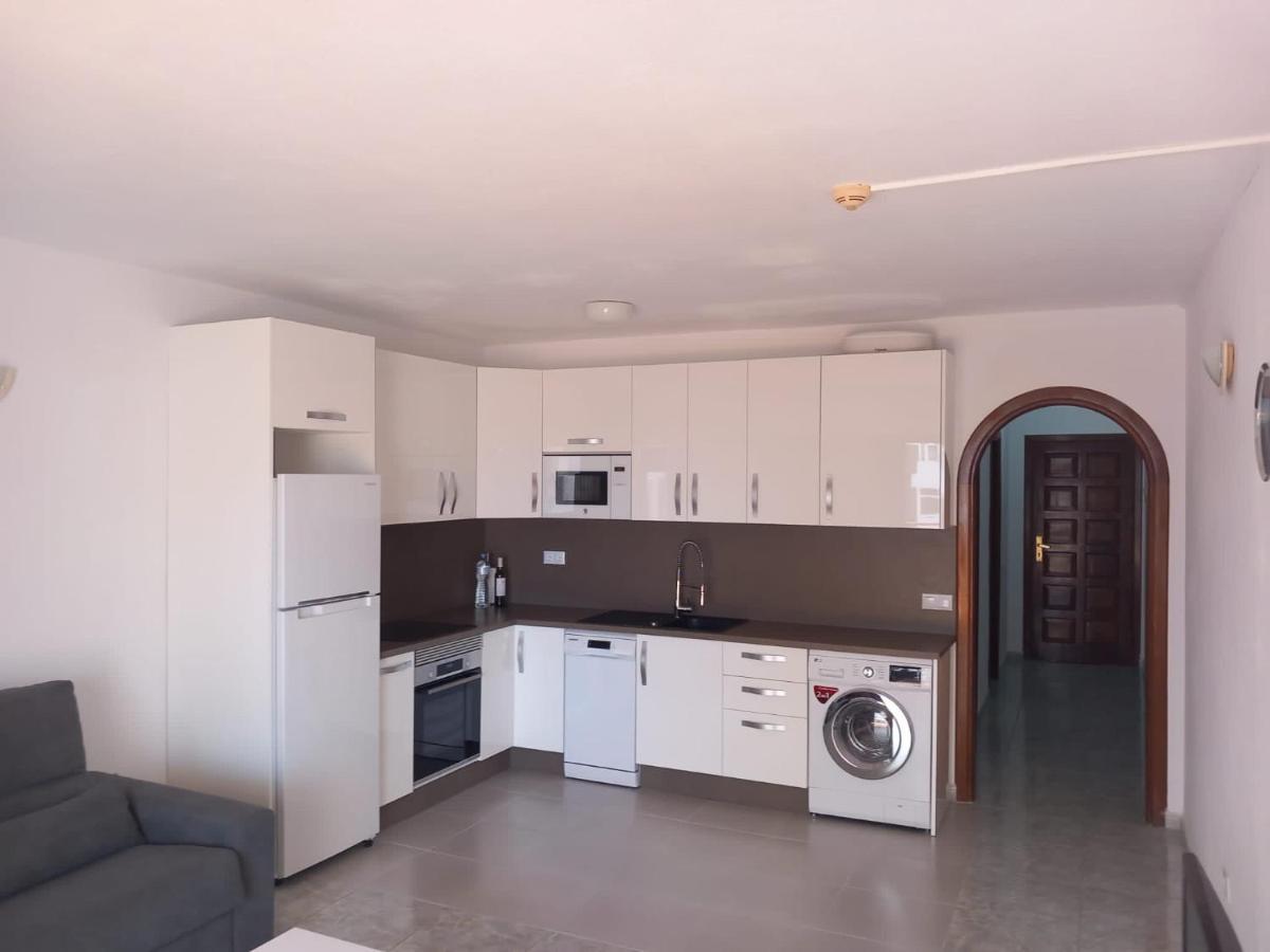 Victoria Court 2- Lovely Apartment 25 아로나 외부 사진