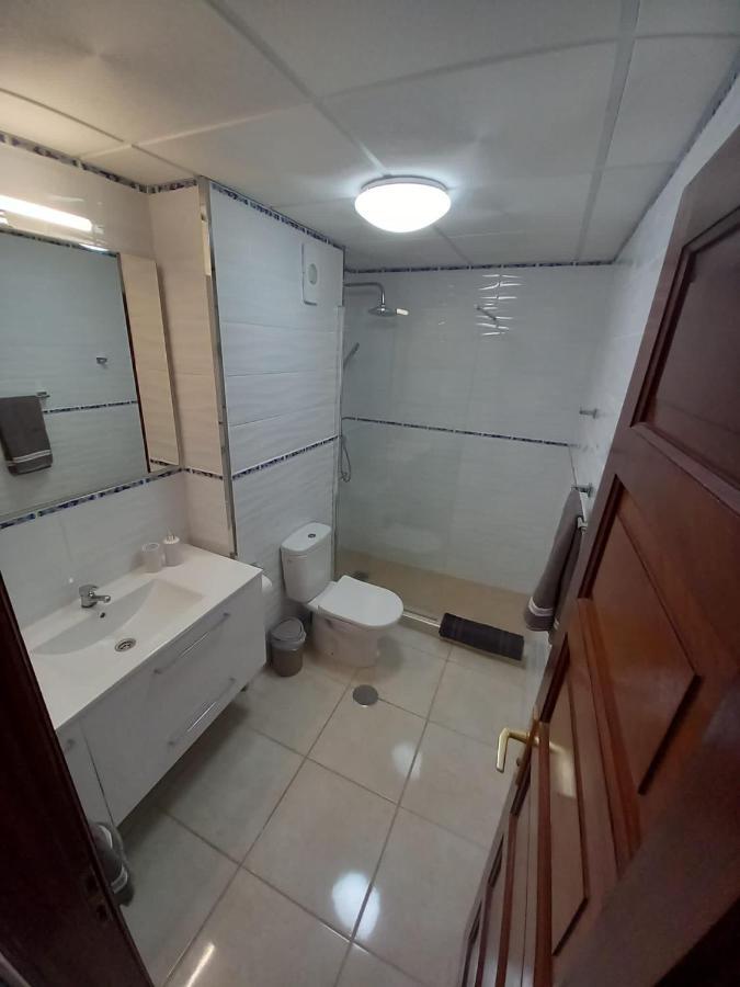 Victoria Court 2- Lovely Apartment 25 아로나 외부 사진