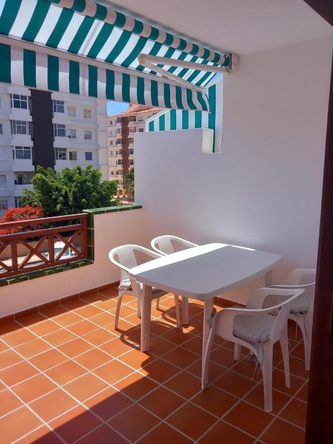 Victoria Court 2- Lovely Apartment 25 아로나 외부 사진